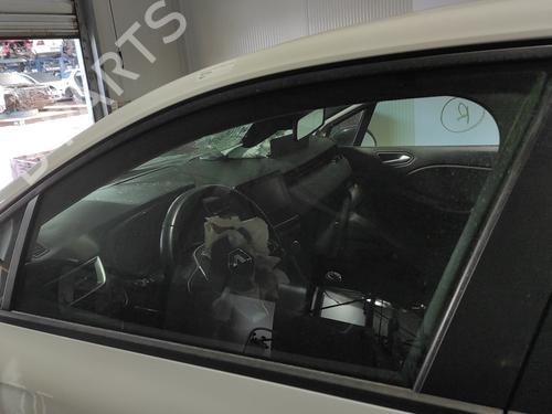 front-left-door-window-renault-clio-v-b7_-2019-39981301 main image