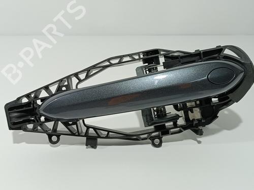 Front left exterior door handle BMW 1 (F40) 118 d | BP22613339C128 