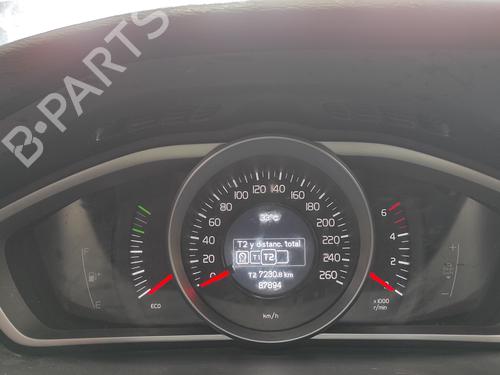 Instrument cluster VOLVO V40 Hatchback (525) D3 | BP13697806C47