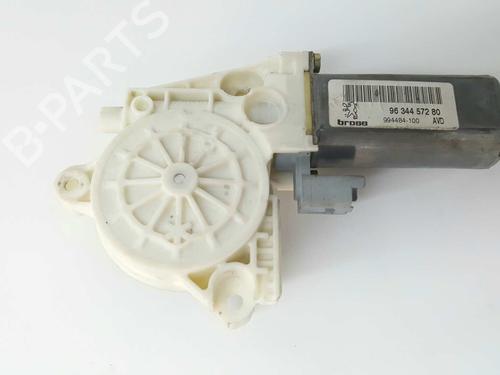 Used Right front window motor PEUGEOT 307 (3A/C) 2.0 HDi 90 (90 hp) 5811382