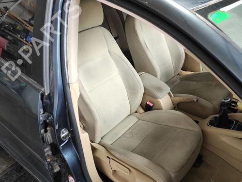 right-front-seat-vw-golf-v-1k1-2003-2004-2005-2006-2007-2008-2009-2010-37667452 main image