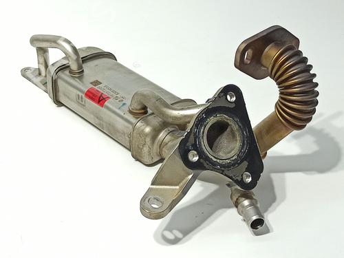 egr-infiniti-q30-2015-32122507 main image