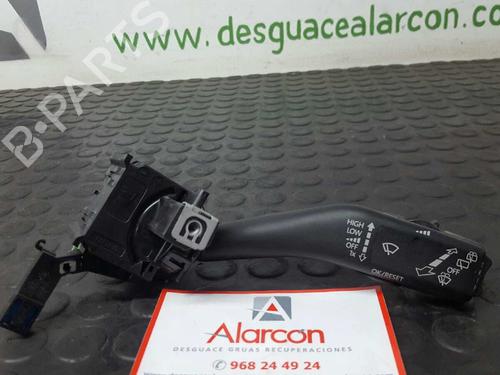 Used Steering column stalk VW GOLF VI (5K1) 1.6 (102 hp) 2736391