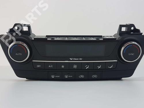 AC Styreenhet / Manøvreringsenhet HYUNDAI TUCSON (TL, TLE) 1.7 CRDi (116 hp) 8198485