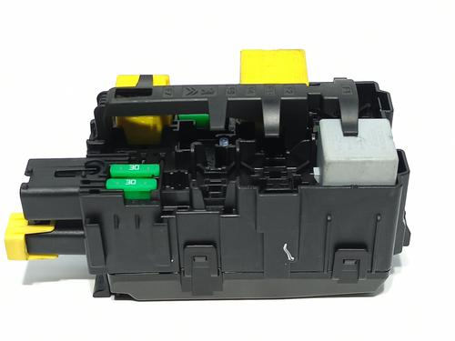 Fuse box PEUGEOT 308 II (LB_, LP_, LW_, LH_, L3_) 1.6 HDi 100 | BP12100137E1 
