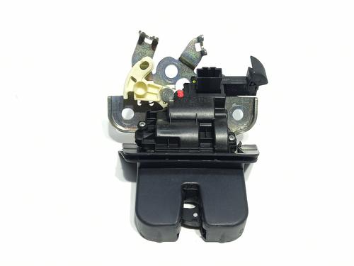 Used Tailgate lock SEAT IBIZA IV (6J5, 6P1) 1.4 TDI (105 hp) 16393371