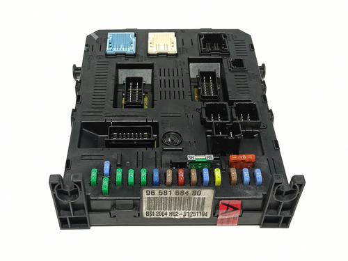 Fuse box PEUGEOT 607 (9D, 9U) 2.7 HDi 24V | BP32035251E1
