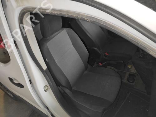right-front-seat-peugeot-rifter-2018-34612473 main image
