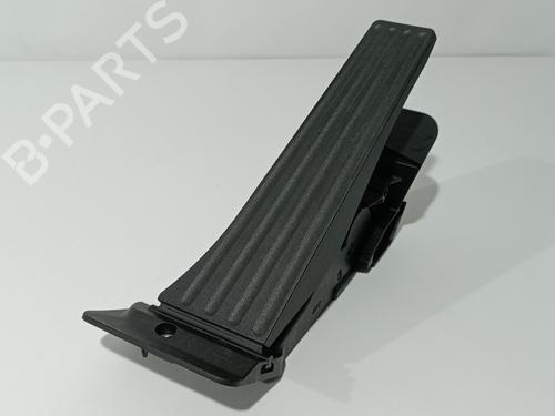 Used Pedal BMW 1 (F40) 118 d (150 hp) 24118858