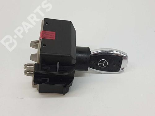 Used Ignition barrel MERCEDES-BENZ GLA-CLASS (X156) GLA 200 CDI / d (156.908) (136 hp) 9458820