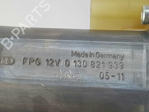 Right front window motor FORD FIESTA V (JH_, JD_) 1.4 TDCi | BP7635613E20 