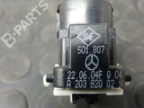 Højre fortil elrude kontakt MERCEDES-BENZ C-CLASS (W203) C 200 CDI (203.007) | BP2751515I26 