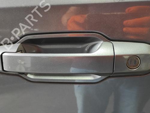 Used Front left exterior door handle KIA SORENTO I (JC) 2.5 CRDi (170 hp) 26669704
