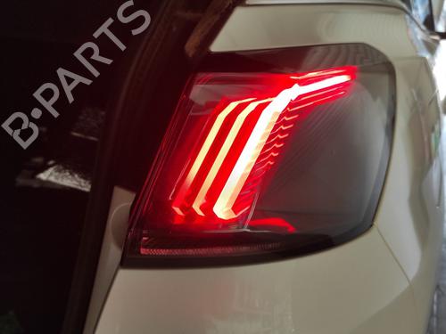 Used Right taillight PEUGEOT 3008 II SUV (MC_, MR_, MJ_, M4_) 1.5 BlueHDi 130 (131 hp) 27489864