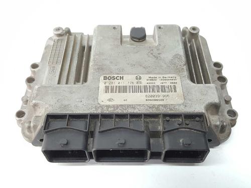 Used Engine control unit (ECU) RENAULT MEGANE II Saloon (LM0/1_) 1.9 dCi (LM0G, LM1G, LM2C) (120 hp) 2738269
