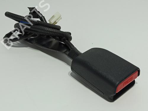 Used Seat buckle TOYOTA YARIS (_P13_) 1.0 (KSP130_, KSP130) (69 hp) 18021425