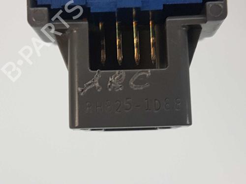 Switch TOYOTA AURIS (_E18_) 1.8 Hybrid (ZWE186_, ZWE186R) | BP8672984I30