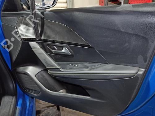 tuerverkleidung-rechts-vorne-peugeot-208-ii-ub_-up_-uw_-uj_-12-puretech-130-2019-16692944 main image