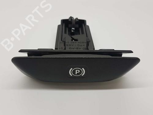 BP8777870I18 main image