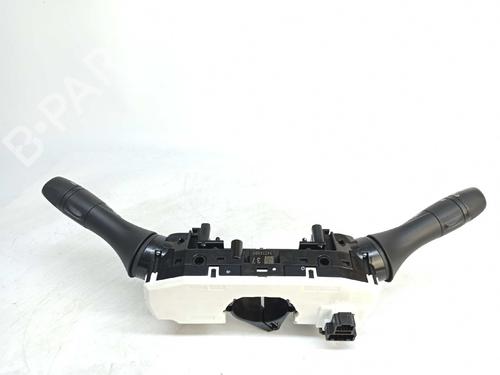 Switch NISSAN PULSAR Hatchback (C13) | BP11388239I30