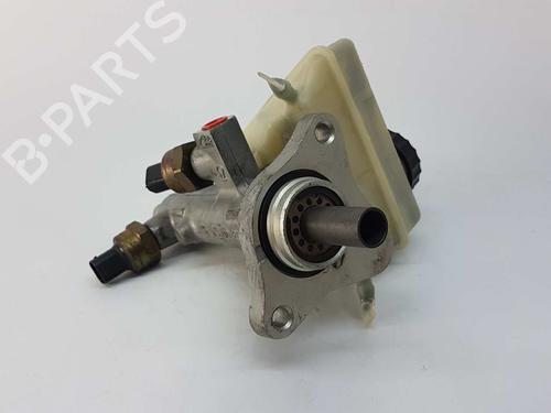 Brake master cylinder MERCEDES-BENZ C-CLASS (W203) C 180 (203.035) | BP4611733M77 