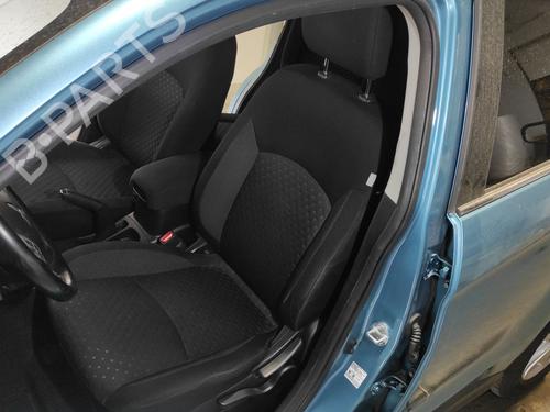 left-front-seat-mitsubishi-asx-ga_w_-2009-39171485 main image