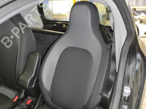 left-front-seat-smart-fortwo-coupe-453-2014-17461381 main image
