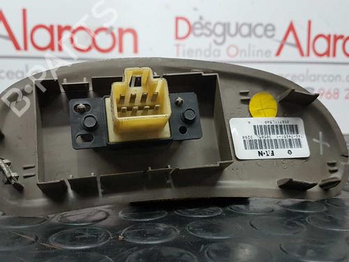 Right front window switch CHRYSLER VOYAGER IV (RG, RS) 2.5 CRD | BP2750656I26