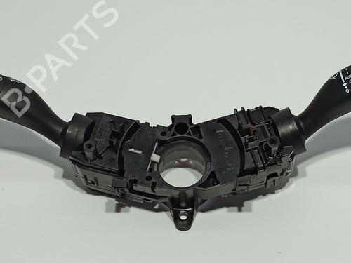 switch-kia-carens-iv-2013-37243369 main image