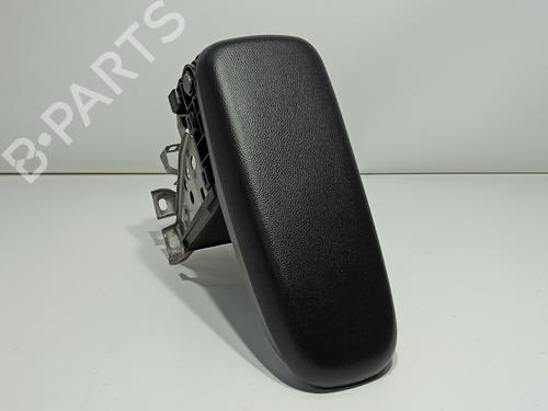 Used Armrest / Center console TOYOTA YARIS (_P21_, _PA1_, _PH1_) 1.5 Hybrid (MXPH10, MXPH11) (116 hp) 17537990