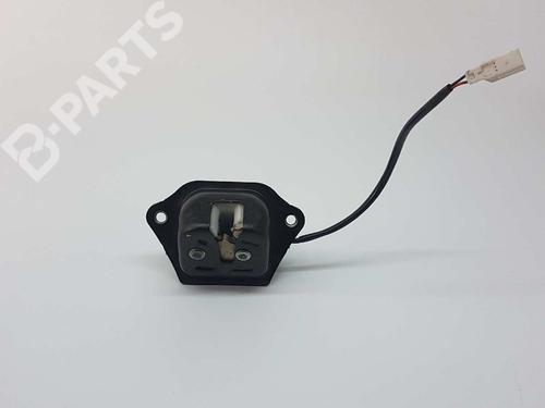 Used Tailgate lock NISSAN ALMERA TINO (V10) 1.8 (120 hp) 5271892