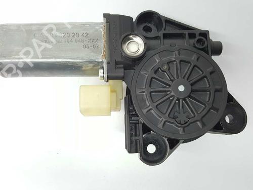 Portierruitmotor linksachter MERCEDES-BENZ C-CLASS (W203) C 200 CDI (203.007) (122 hp) 2746379