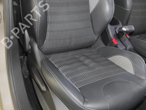 right-front-seat-peugeot-2008-i-cu_-16-bluehdi-100-2013-18827364 main image