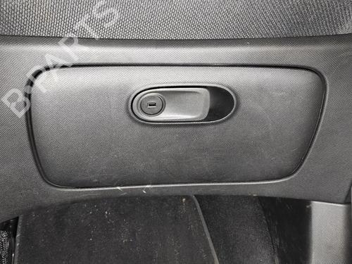 glove-box-smart-fortwo-coupe-453-2014-17461387 main image