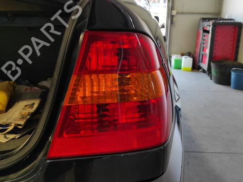 Used Right taillight Right taillight BMW 3 (E46) 318 i (118 hp) 27245648 27245648