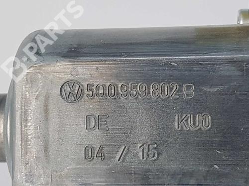 Right front window motor VW GOLF VII (5G1, BQ1, BE1, BE2) 1.4 GTE Hybrid | BP5854241E20 