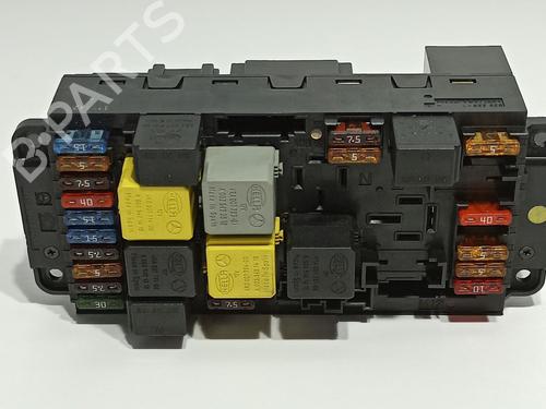 Used Fuse box Fuse box 39170817 39170817
