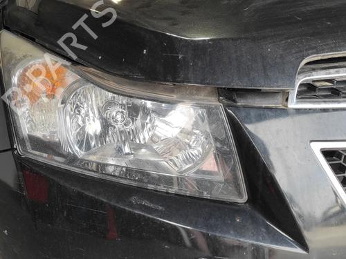 right-headlight-chevrolet-cruze-hatchback-j305-2010-39652576 main image
