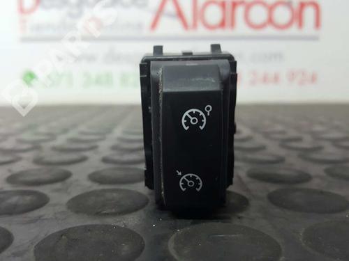 Used Switch RENAULT MEGANE III Hatchback (BZ0/1_, B3_) 1.5 dCi (86 hp) 11730222