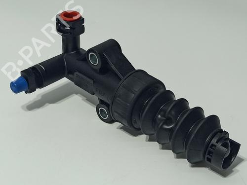 Used Clutch slave cylinder FIAT 500 (312_) 1.0 Mild Hybrid (312.AYD1B) (69 hp) 14544888