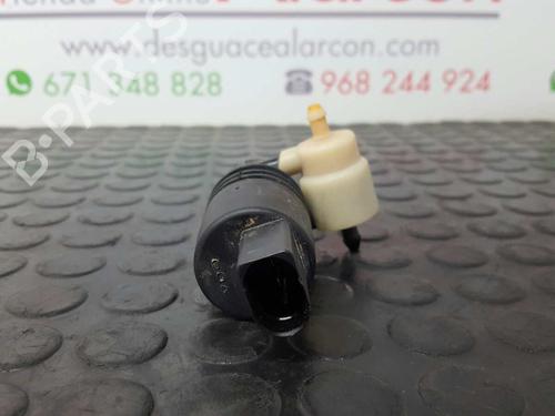 Washer pump TOYOTA YARIS (_P9_) 1.3 VVT-i (SCP90_, SCP90R) | BP14527561E24