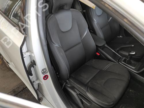 right-front-seat-volvo-v40-hatchback-525-d3-2012-2013-2014-2015-2016-2017-2018-2019-13697801 main image