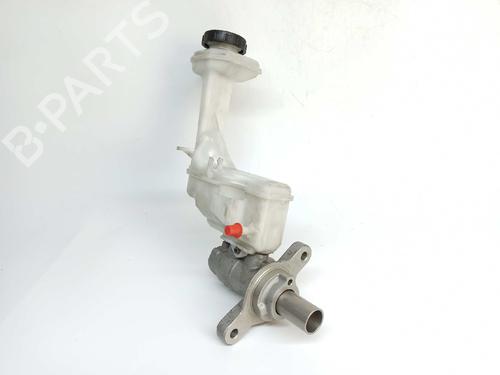 Used Brake master cylinder RENAULT KADJAR (HA_, HL_) 1.5 dCi 110 (HLA3) (110 hp) 8145971