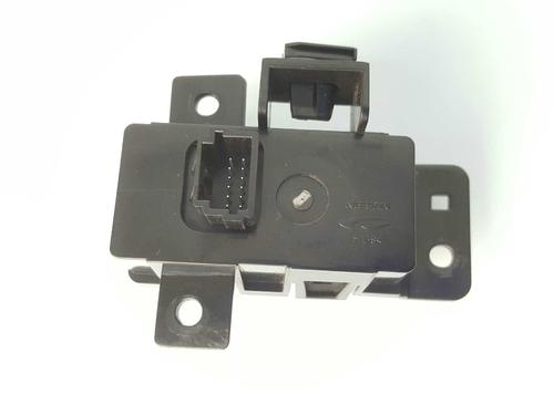 Switch INFINITI M (Y51) 30d | BP11423826I30 - Image 2