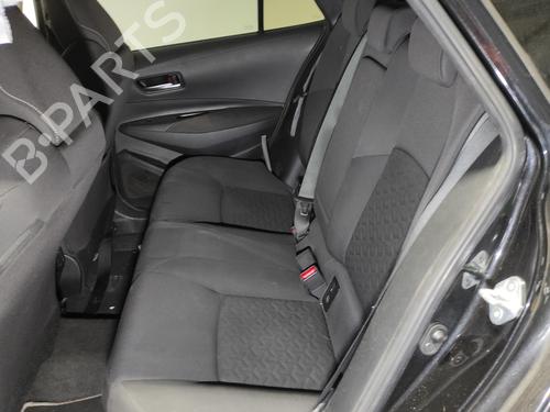 rear-seat-toyota-corolla-estate-_e21_-18-hybrid-zwe211-2019-22684874 main image