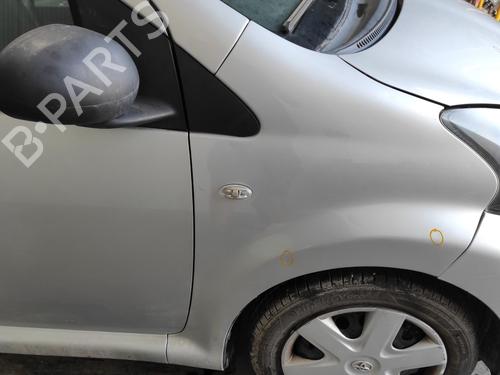 Used Right front fenders TOYOTA AYGO (_B1_) 1.0 (KGB10_, KGB10R) (68 hp) 15258091