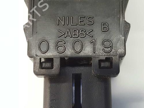 Alarmlicht Schakelaar SUZUKI SWIFT III (MZ, EZ) 1.3 DDiS (RS413D) | BP5109478I22 