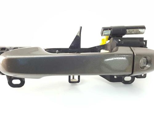 Used Front left exterior door handle TOYOTA YARIS (_P13_) 1.5 (NSP131_) (112 hp) 4827586