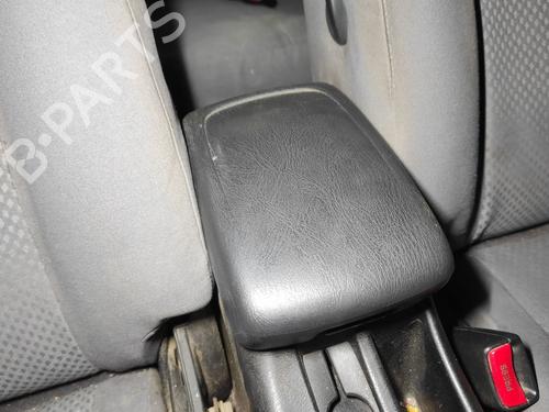 armln-nissan-almera-ii-hatchback-n16-2000-36340933 main image