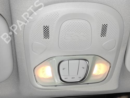 interior-roof-light-fiat-500x-334_-10-334axn1b-2014-19411122 main image